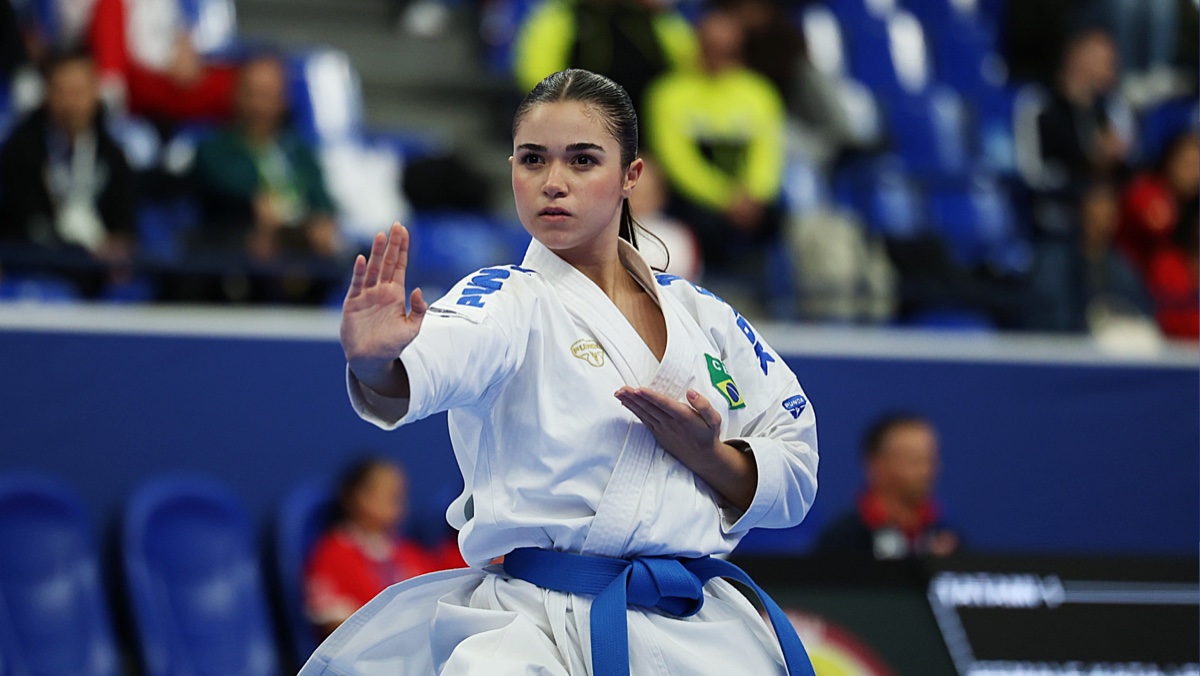 Gabrielle Henrique of Brazil performing kata
