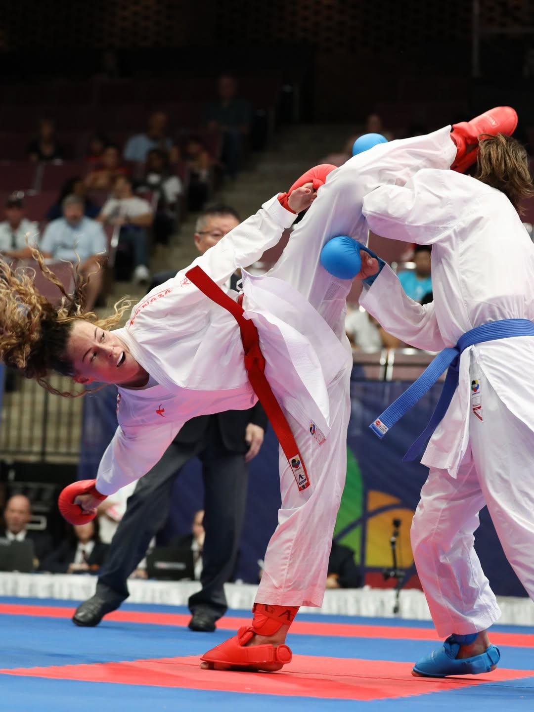 Lynn Snel in action on the kumite tatami